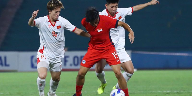 Bóng đá Việt Nam áp đảo tuyệt đối trong 4 lần chạm trán