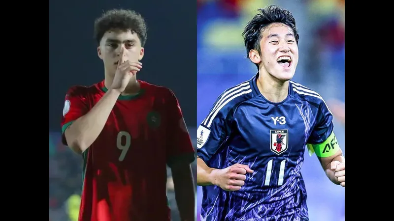 Cầu thủ U17 Nhật Bản dũng mãnh tranh bóng với cầu thủ U17 Ma Rốc Cầu thủ U17 Nhật Bản dũng mãnh tranh bóng với cầu thủ U17 Ma Rốc