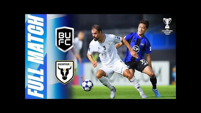 Cầu thủ Macarthur FC và Bangkok United tranh chấp bóng trên sân - Phân tích chiến