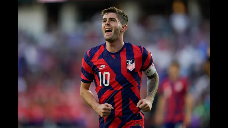 Cầu thủ Mỹ tung cú sút mạnh vào khung thành của Bỉ Cầu thủ Mỹ tung cú sút mạnh vào khung thành của Bỉ